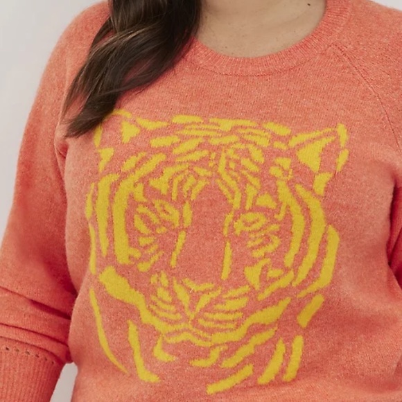 NWT Torrid Raglan Pullover Tiger Sweater - Picture 4 of 7